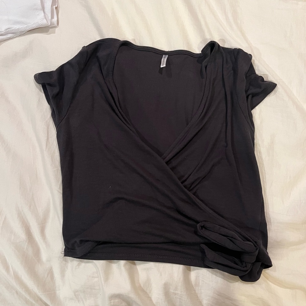 LuLus cropped cross over top